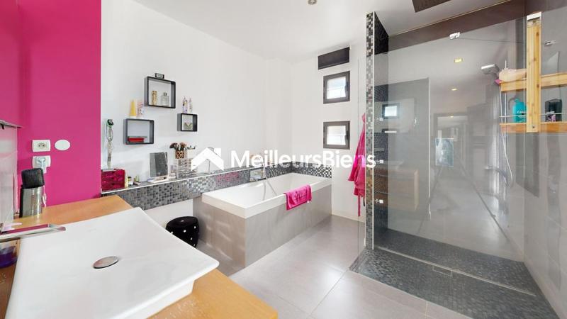 Villa - 200 m² - 5 pièces