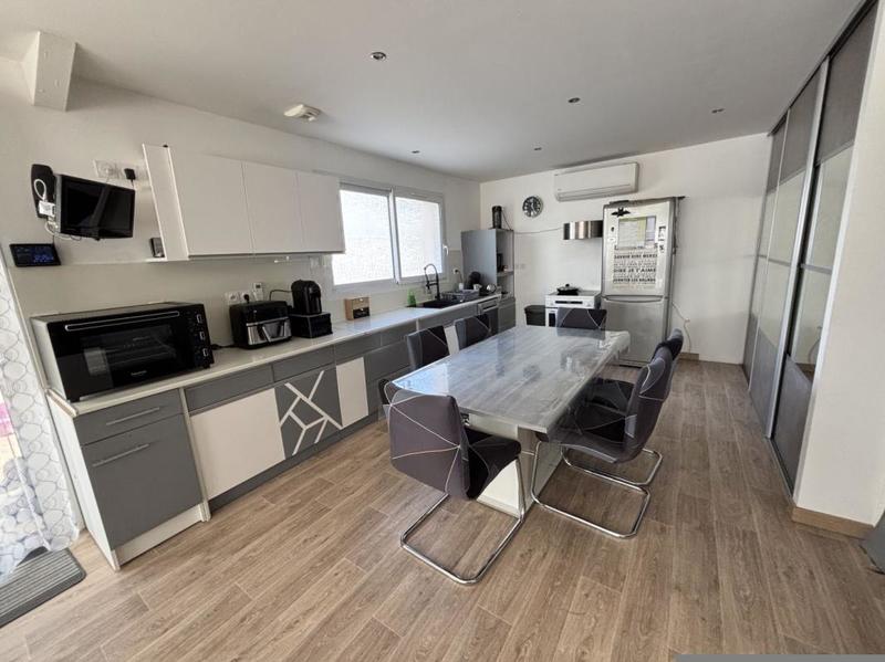 Maison - 193 m² - 5 pièces