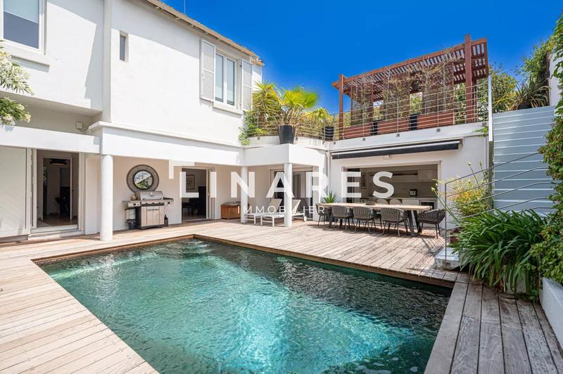 Maison - 306 m² - 6 pièces