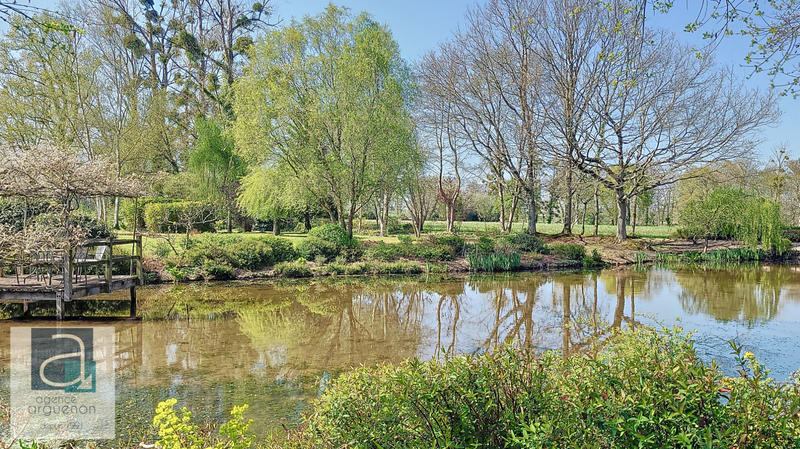 Maison - 342 m² - 7 pièces