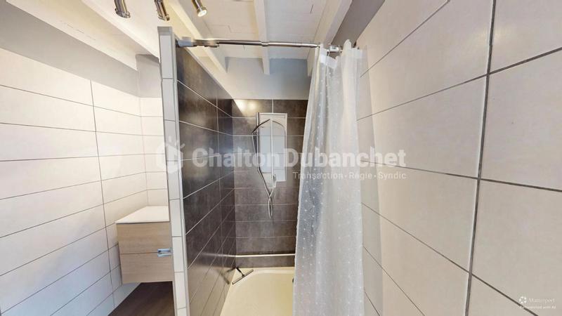 Propriété - 215 m² - 10 pièces