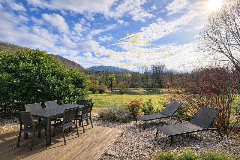 Propriété - 260 m² - 16 pièces