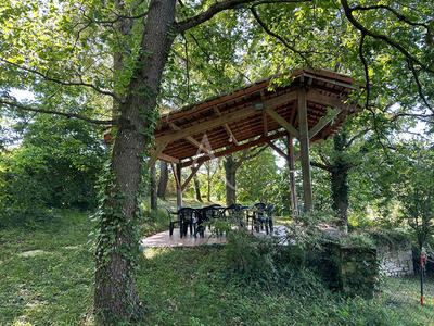 Demeure - 450 m² - 10 pièces