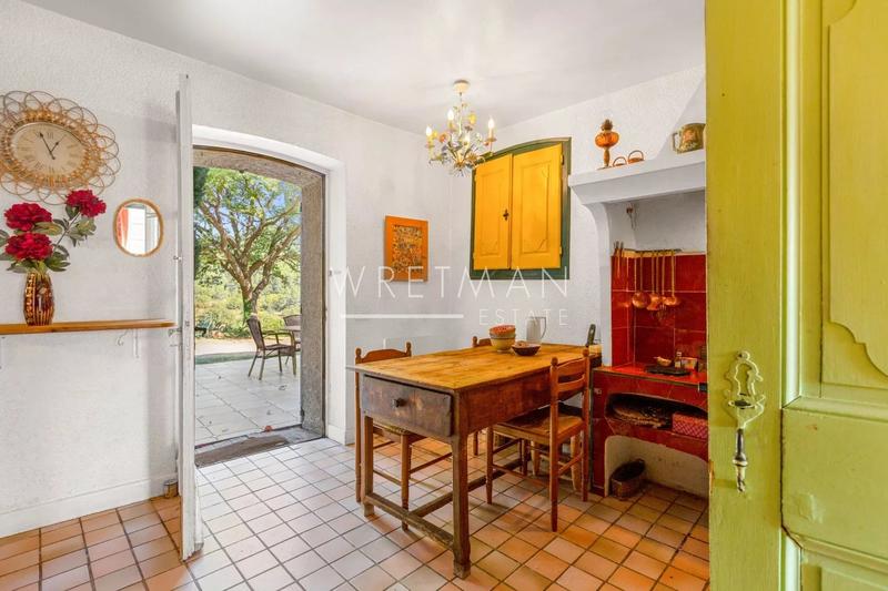 Propriété - 360 m² - 10 pièces