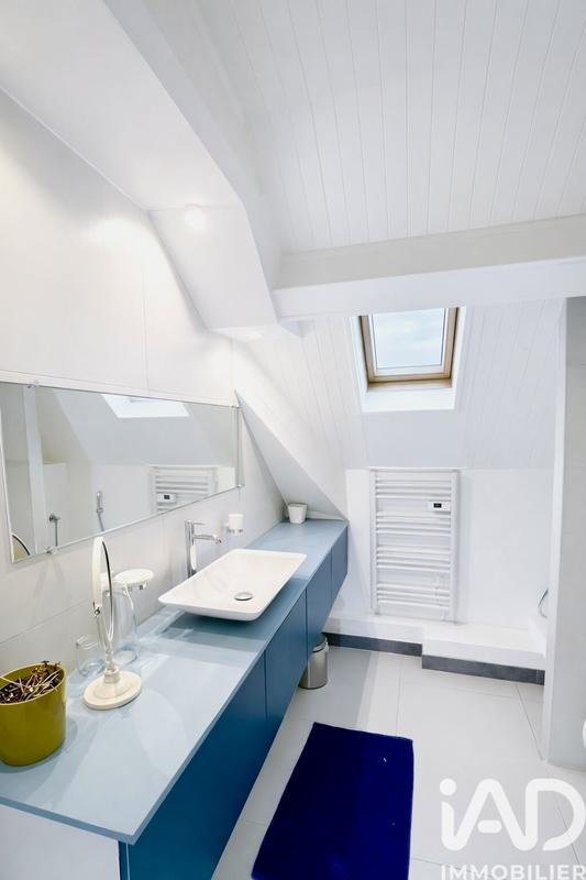 Maison - 210 m² - 8 pièces