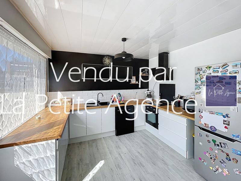 Maison - 99 m² - 6 pièces