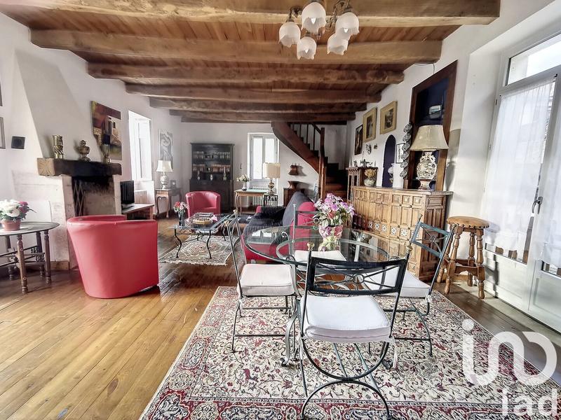 Maison - 231 m² - 9 pièces