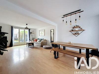 Maison - 91 m² - 5 pièces