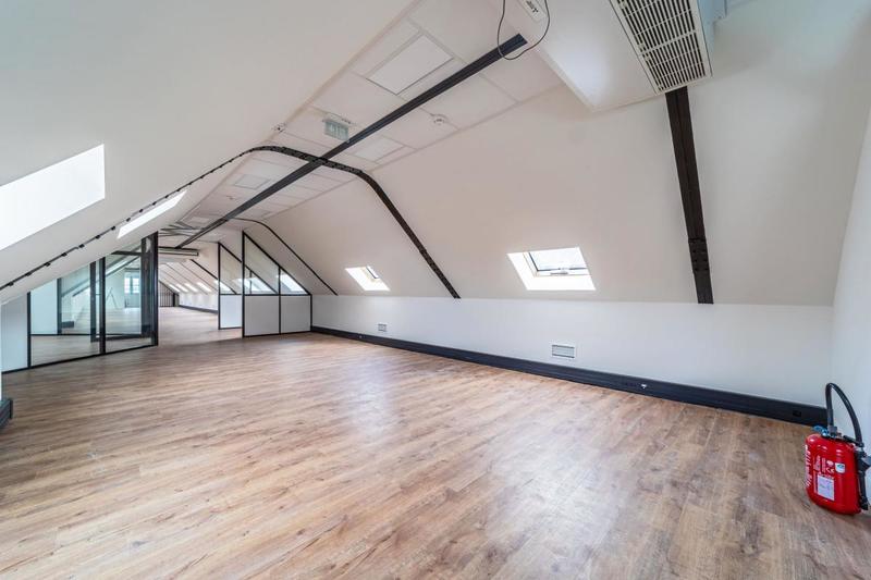 Bureau - 358 m² - 2 pièces