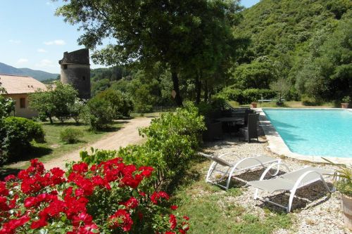 Gîtes du Château de Colombières sur Orb