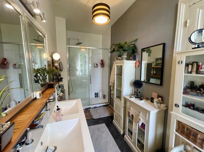 Maison de maîtres - 247 m² - 7 pièces