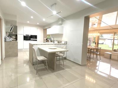 Pavillon - 155 m² - 7 pièces