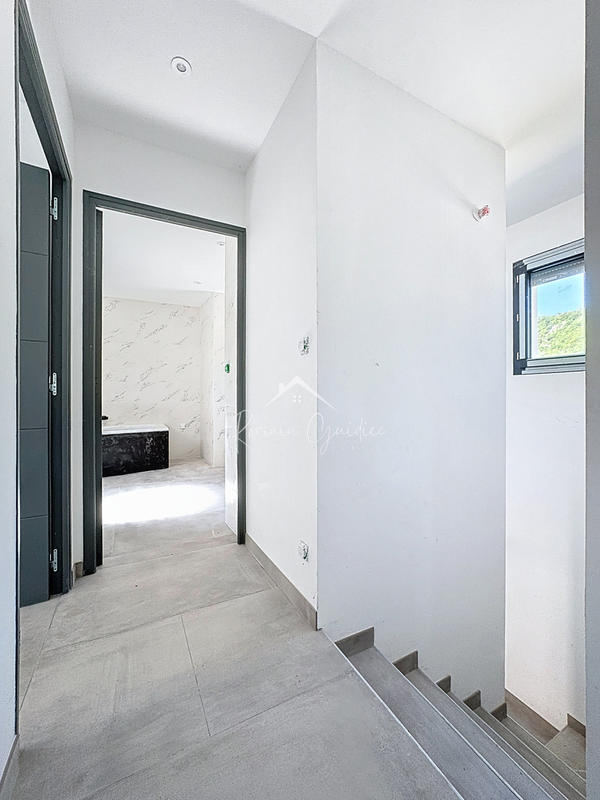 Villa - 164 m² - 5 pièces