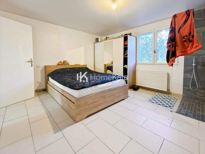 Maison - 230 m² - 10 pièces