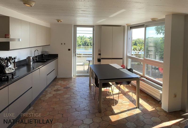 Maison - 330 m² - 8 pièces