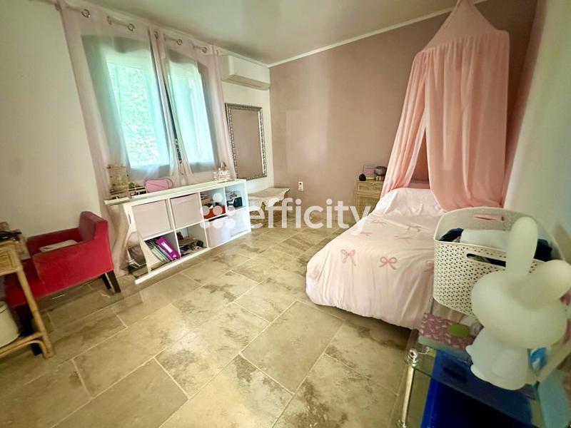 Villa - 230 m² - 9 pièces