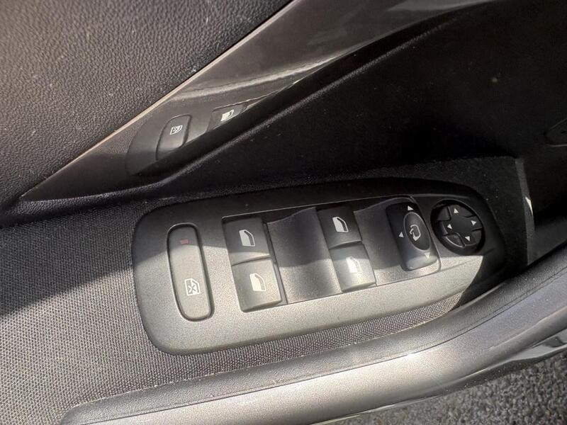 Peugeot 2008 Vti 82cv Style Bvm5