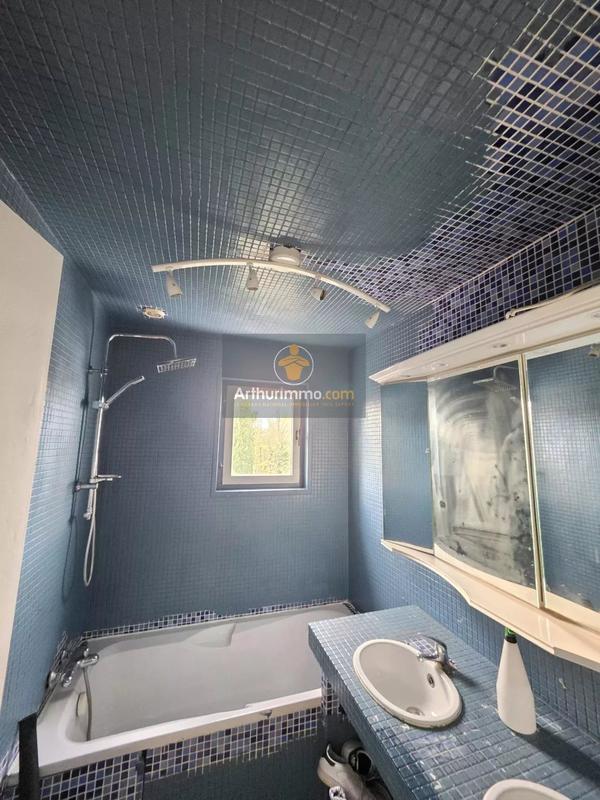 Maison - 90 m² - 5 pièces