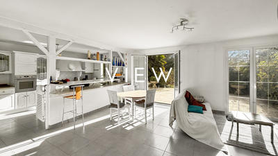 Maison - 202 m² - 7 pièces