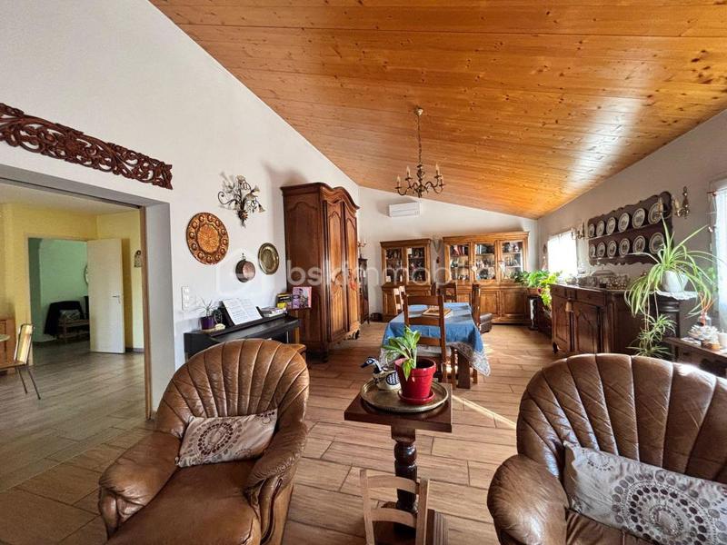 Maison traditionnelle - 200 m² - 7 pièces