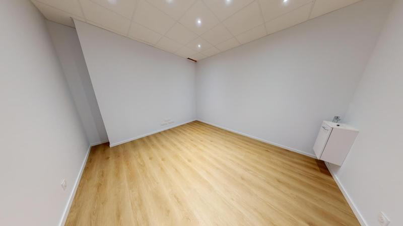 Bureau - 152 m² - 7 pièces