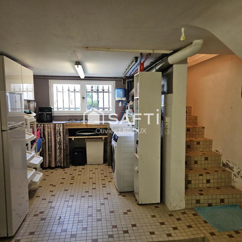 Maison - 218 m² - 9 pièces