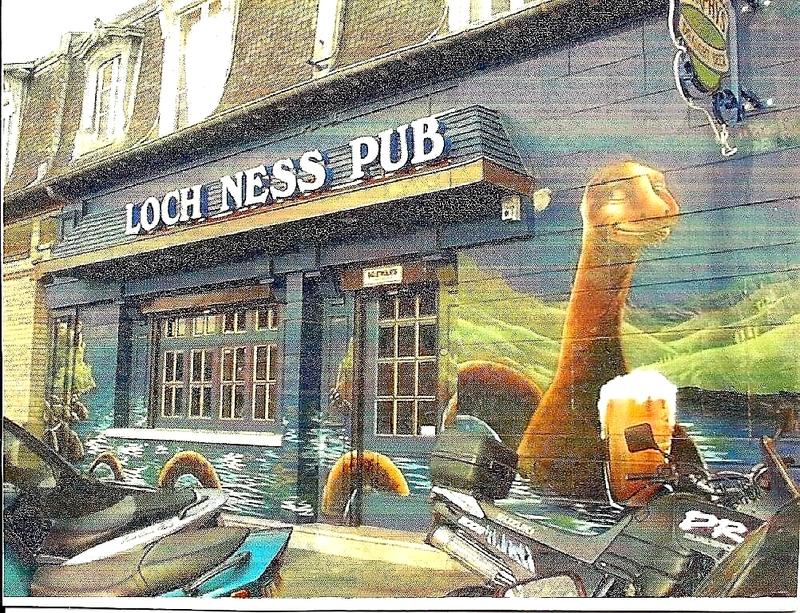 Local commercial - 200 m² - 8 pièces