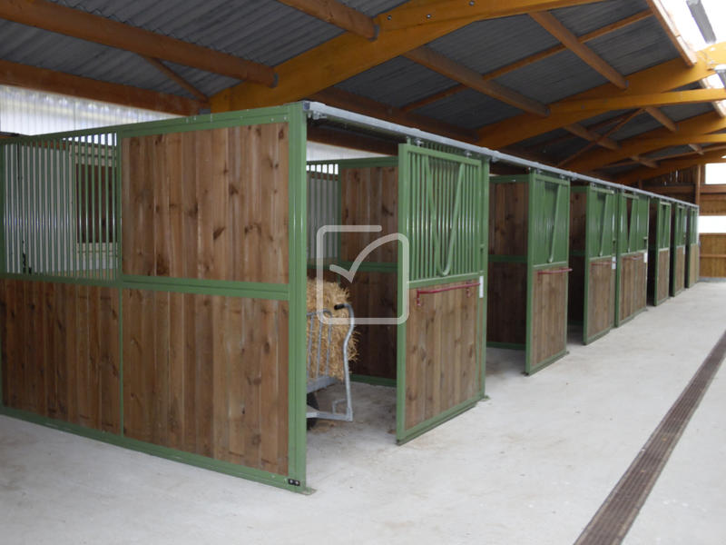 Propriété - 250 m² - 15 pièces