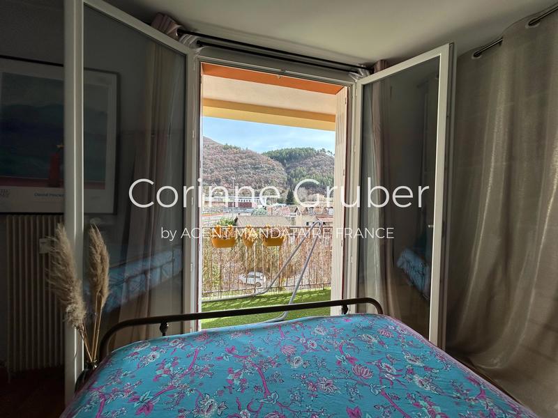 Appartement - 93 m² - 4 pièces