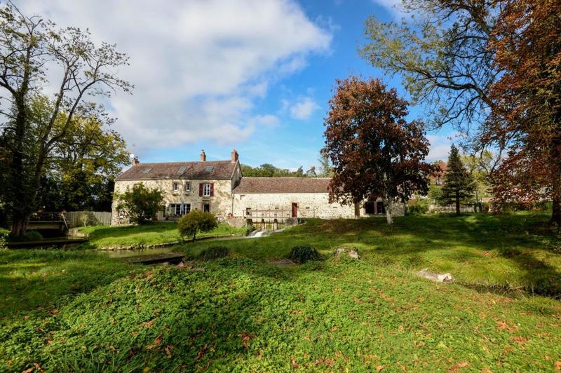 Moulin - 200 m² - 7 pièces