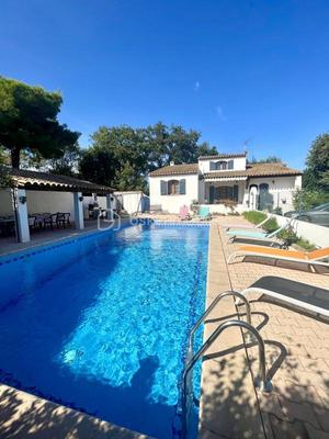 Propriété - 160 m² - 6 pièces