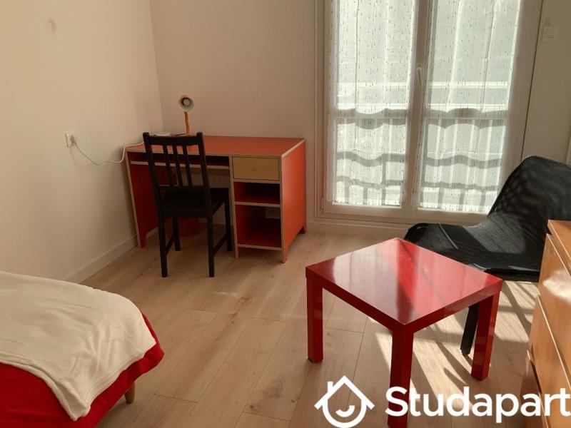 Chambre - 12 m² - 1 pièce