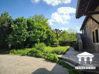 Maison - 172 m² - 9 pièces