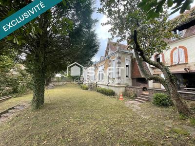 Propriété - 486 m² - 11 pièces