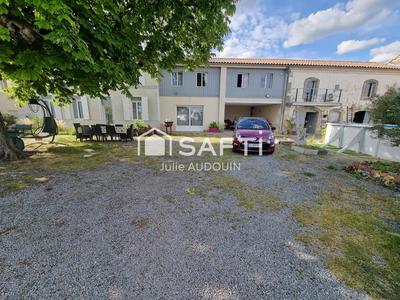 Maison - 275 m² - 11 pièces