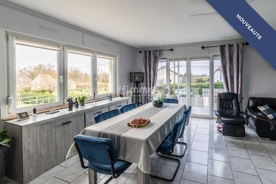 Maison - 99 m² - 5 pièces