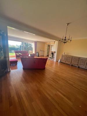 Maison traditionnelle - 231 m² - 9 pièces