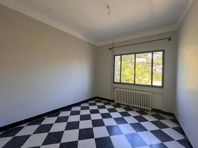 Maison - 233 m² - 7 pièces