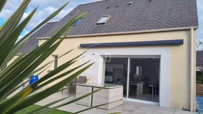 Maison - 99 m² - 5 pièces
