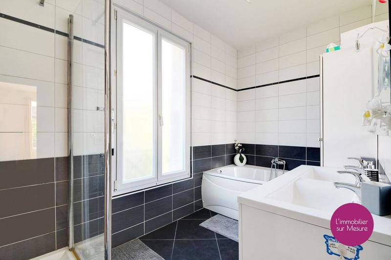 Villa - 230 m² - 8 pièces