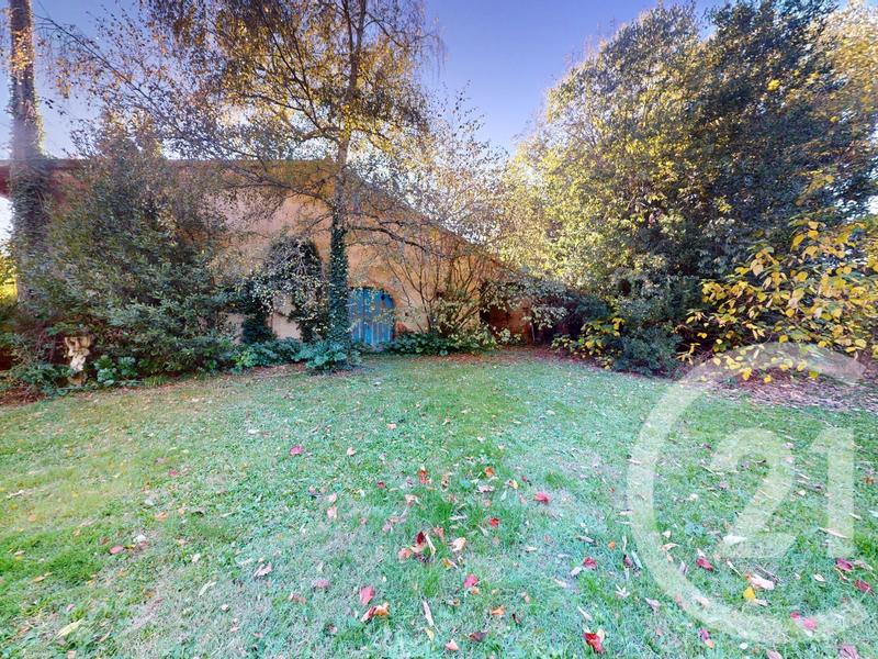 Maison - 400 m² - 8 pièces