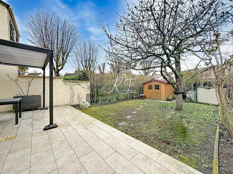 Maison - 95 m² - 5 pièces