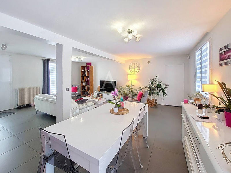 Maison - 122 m² - 5 pièces