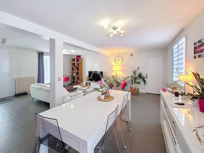 Maison - 122 m² - 5 pièces