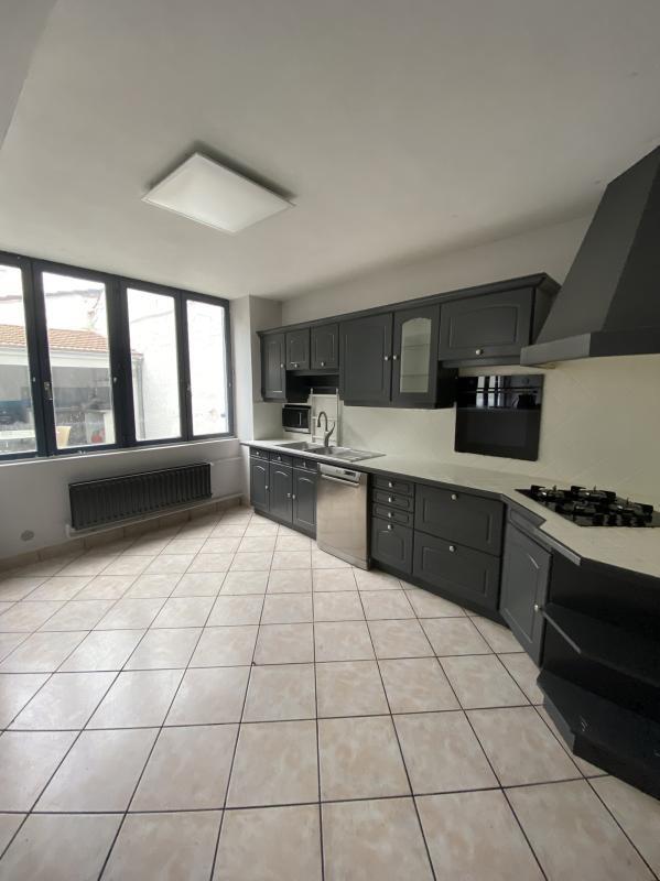 Appartement - 219 m² - 8 pièces