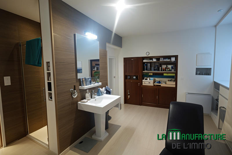 Maison - 177 m² - 6 pièces