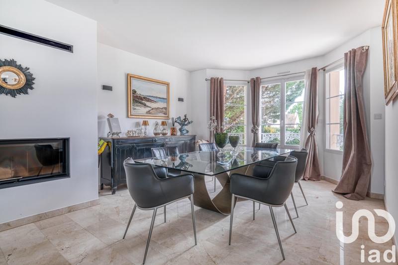 Maison - 300 m² - 7 pièces