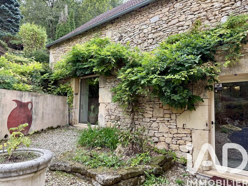 Maison - 185 m² - 8 pièces