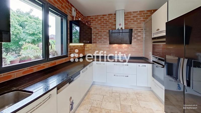 Maison - 161 m² - 7 pièces