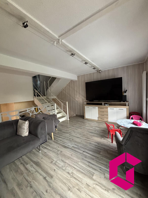 Maison - 100 m² - 5 pièces